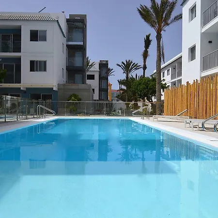 50b Bristol Sunset Beach *