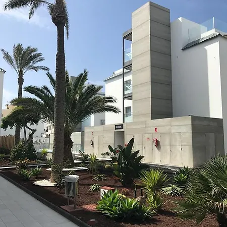 50b Bristol Sunset Beach *