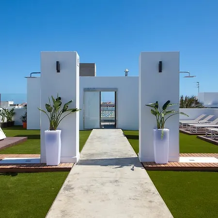 50b Bristol Sunset Beach Apartment *